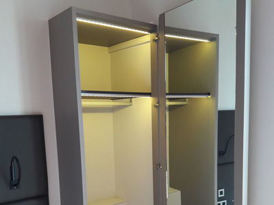 Création d'un dressing sur-mesure. Création d'un dressing sur-mesure.